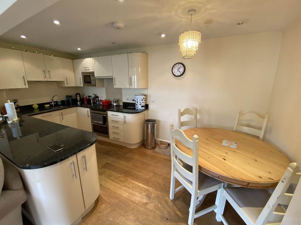 Property photo 2 of 10 Kitchen Diner