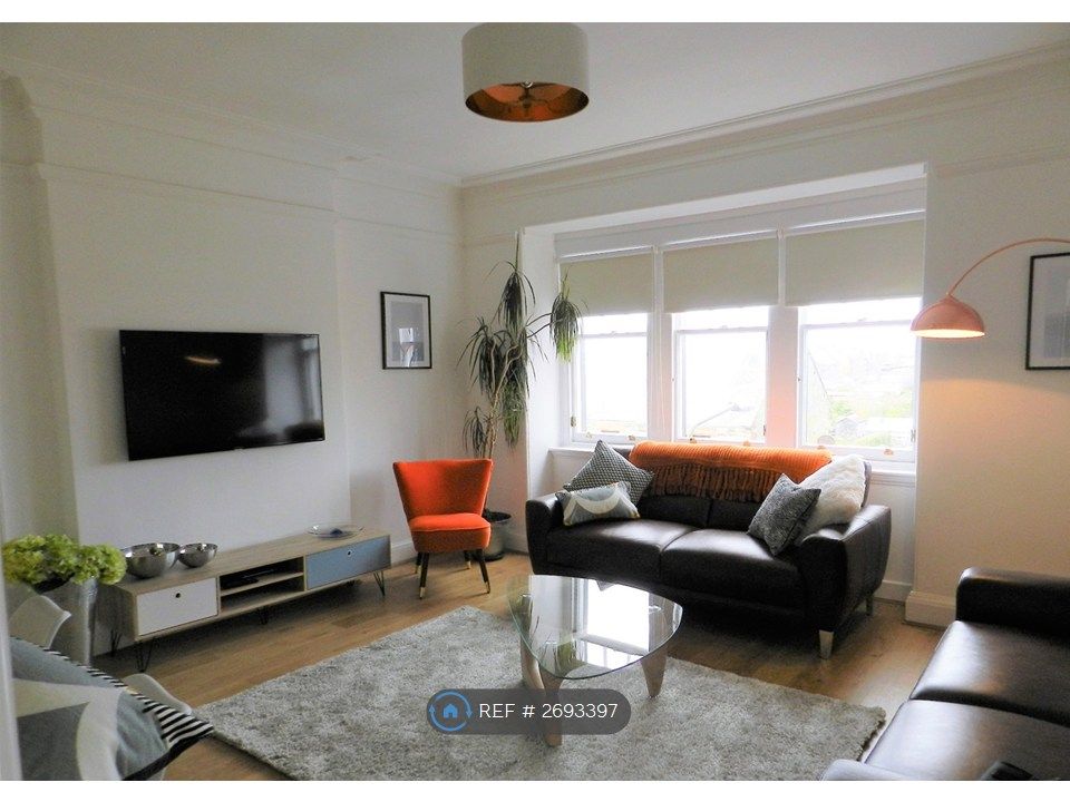 Property photo 1 of 11 Lounge