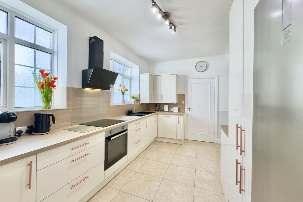 Additional image 11 of 5 bed flat for saleBath Road, Bournemouth BH1