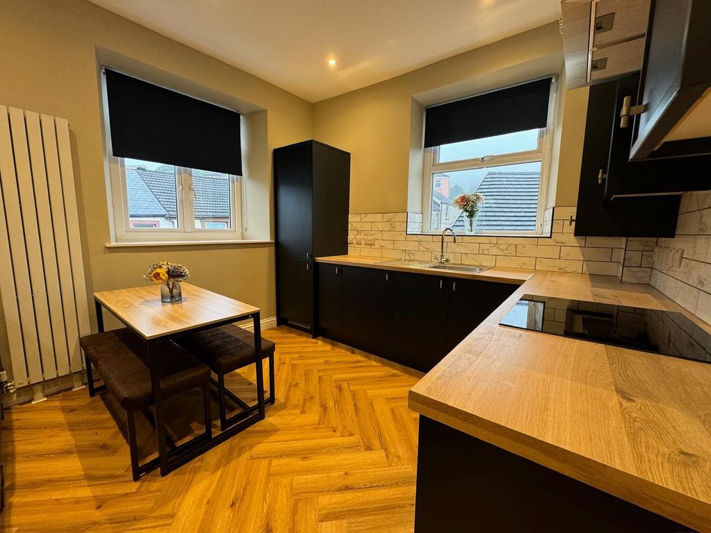 Property photo 2 of 14 Kitchen