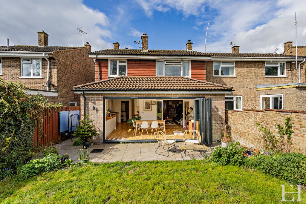 Property photo 2 of 26 8645641-Exteriorwm03-800