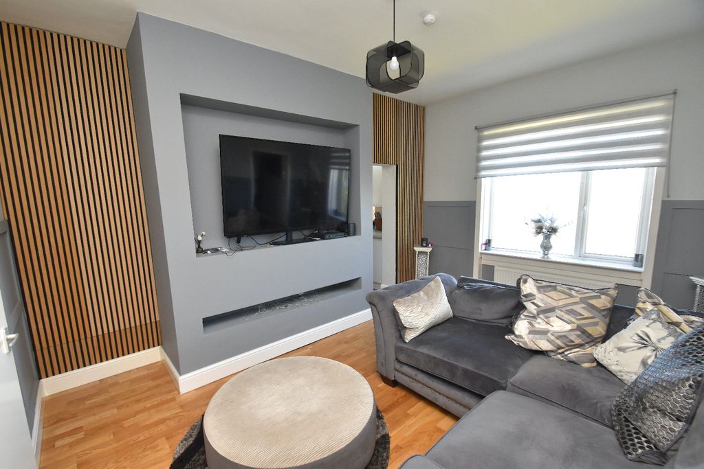 Property photo 2 of 14 5126563