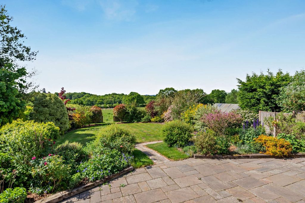 Property photo 3 of 18 Garden