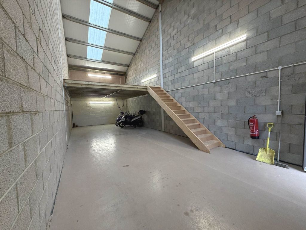 Property photo 2 of 5