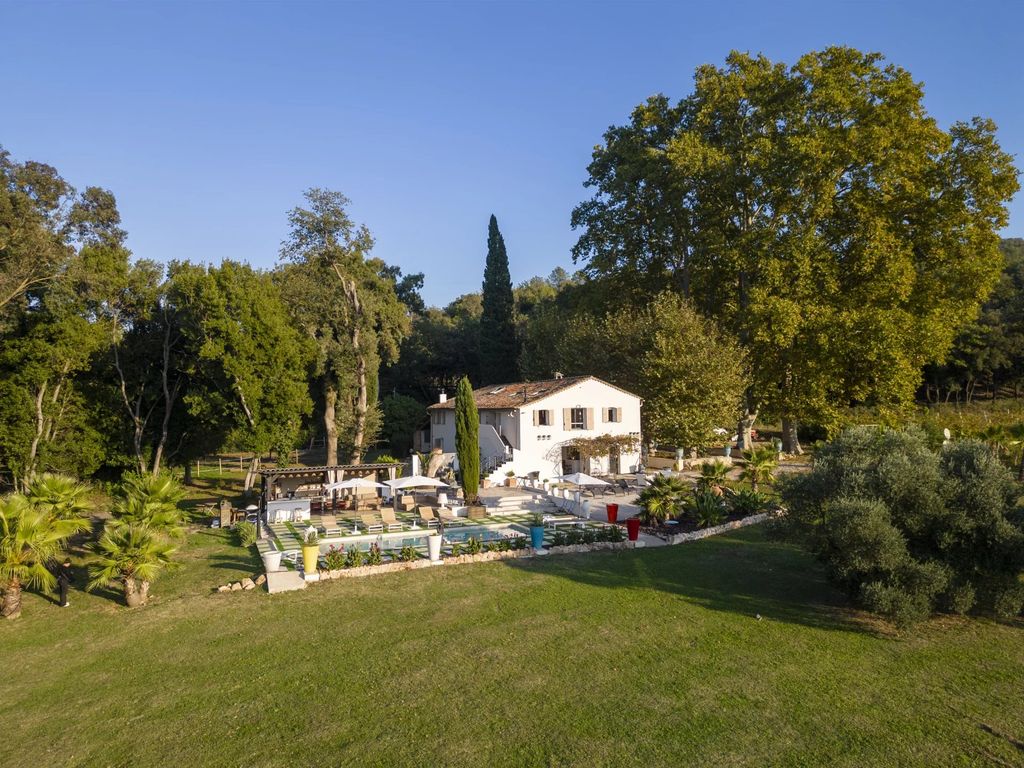 Property photo 1 of 28