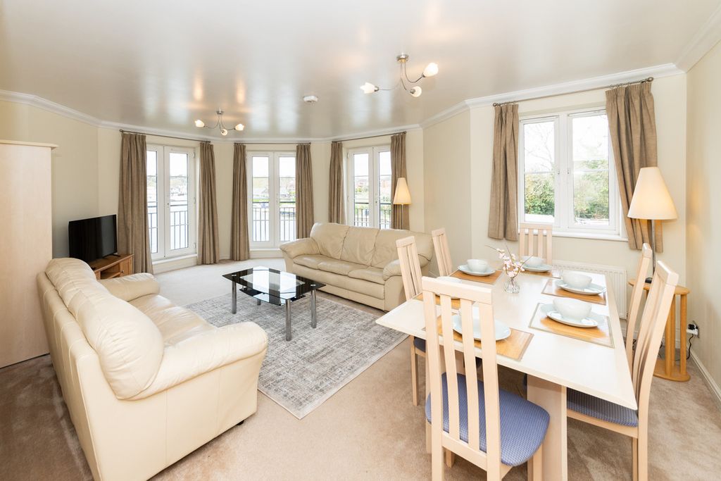 Property photo 2 of 38