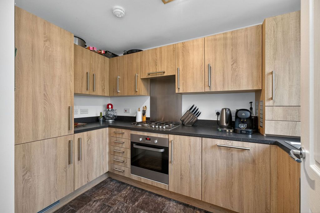 Property photo 3 of 20 Kitchen