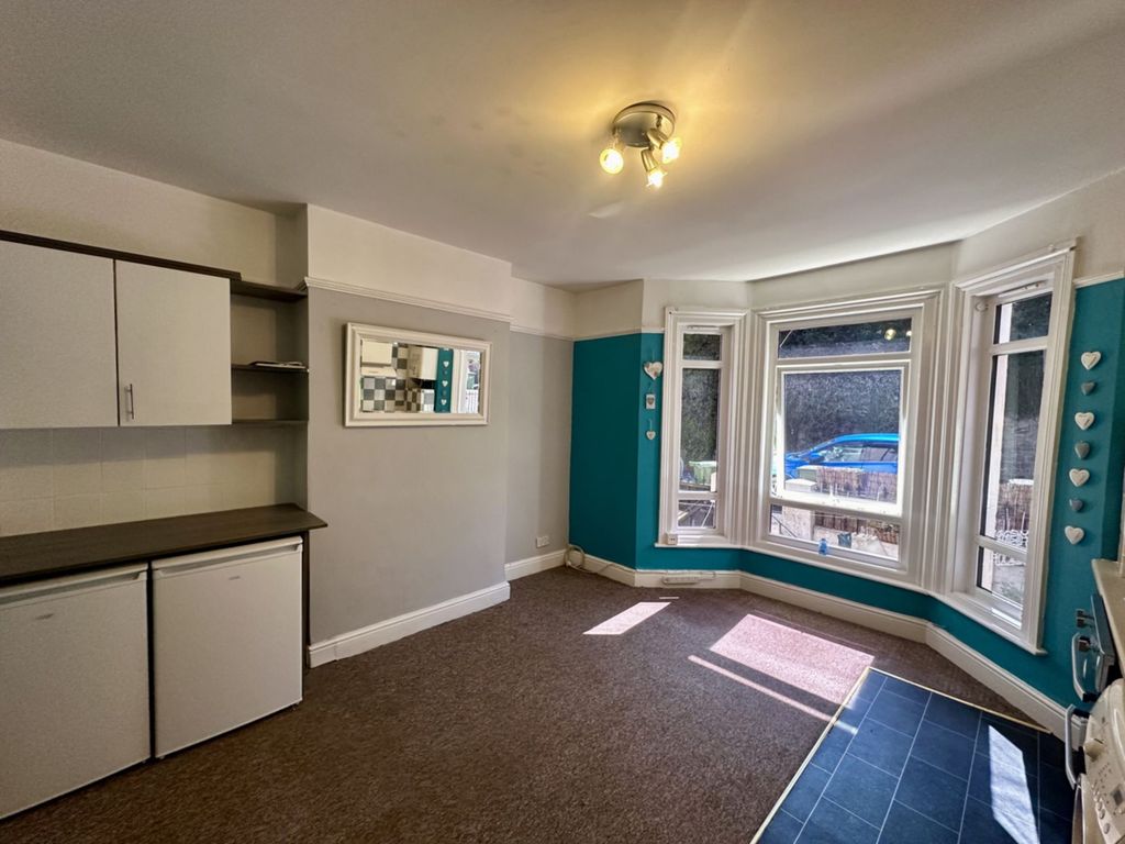 Property photo 3 of 10 Photo 13