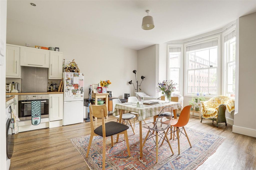 Property photo 2 of 30