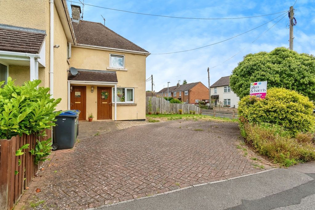 Property photo 1 of 5