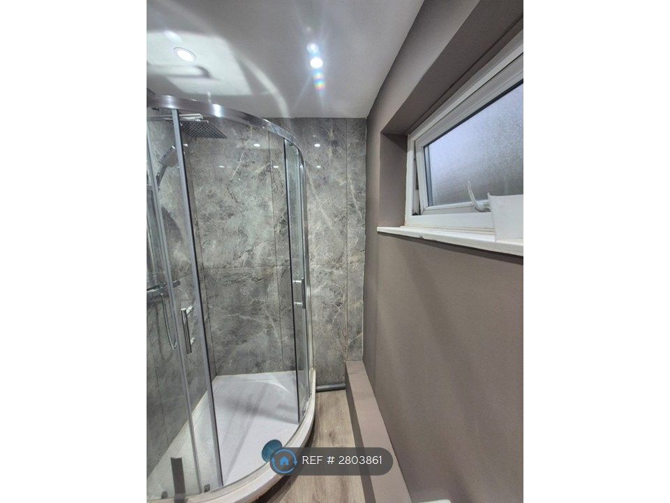 Property photo 2 of 35
