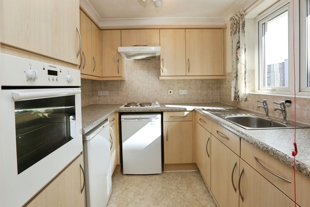 Property photo 2 of 14