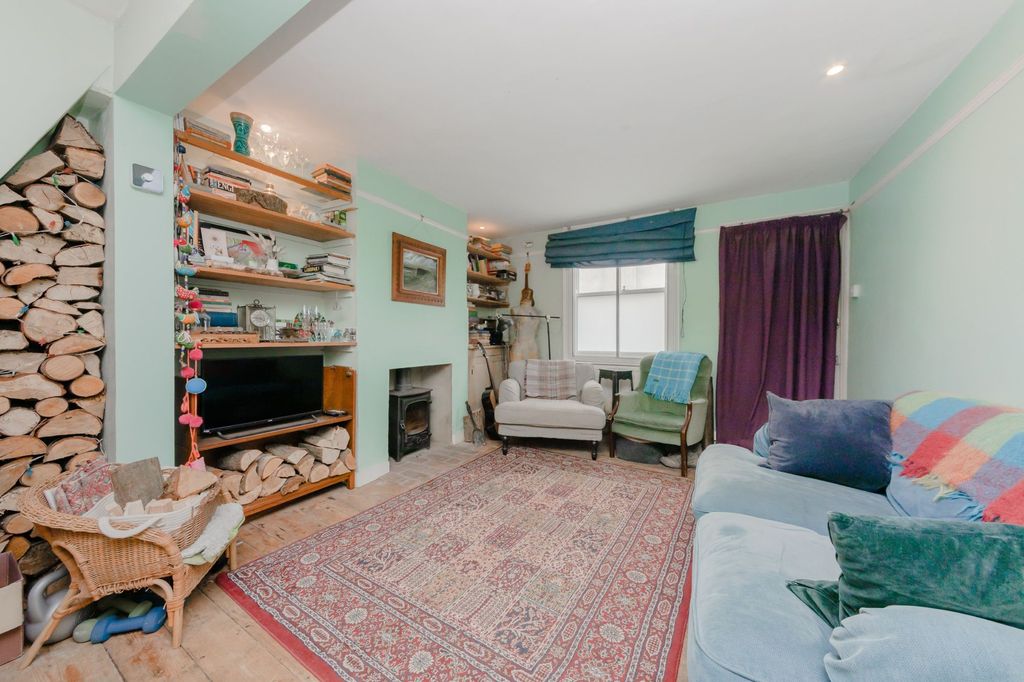 Property photo 3 of 16