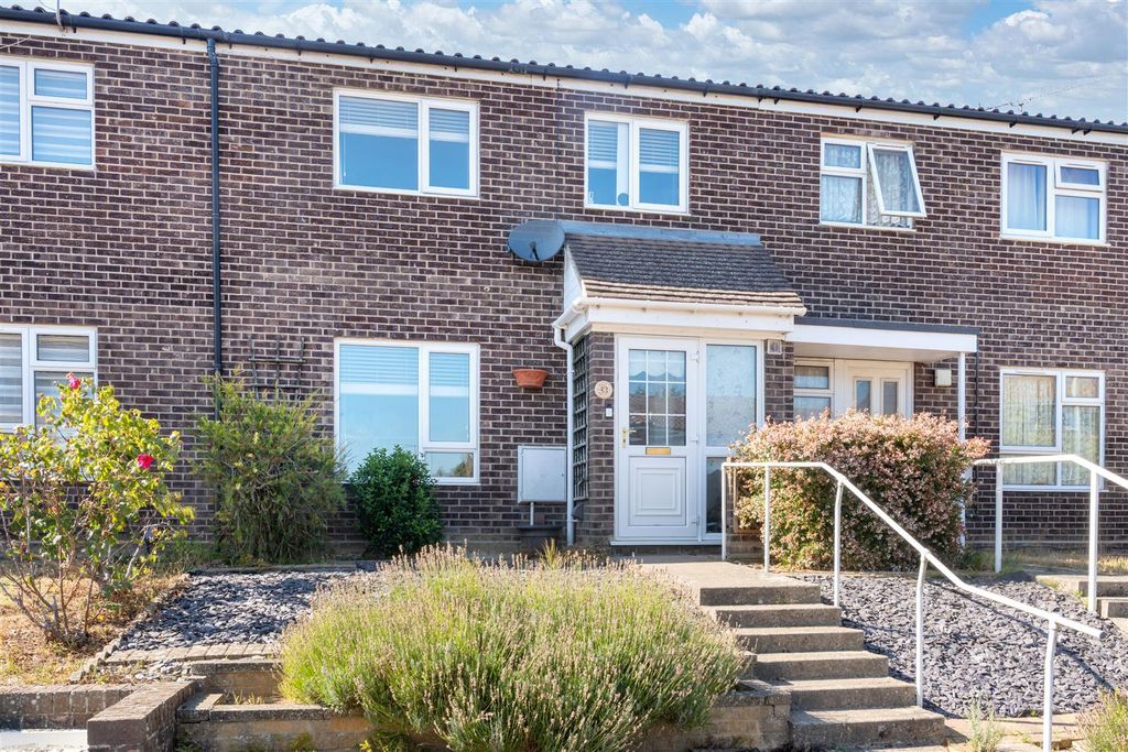 Property photo 1 of 12 43 Iris Close-19.Jpg