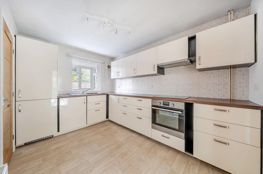 Property photo 3 of 13 Kitchen