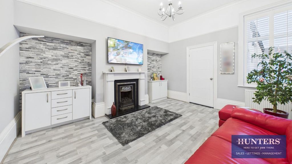 Property photo 3 of 16 Living Room