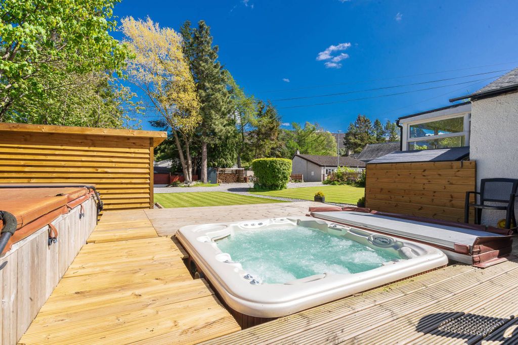 Property photo 2 of 30