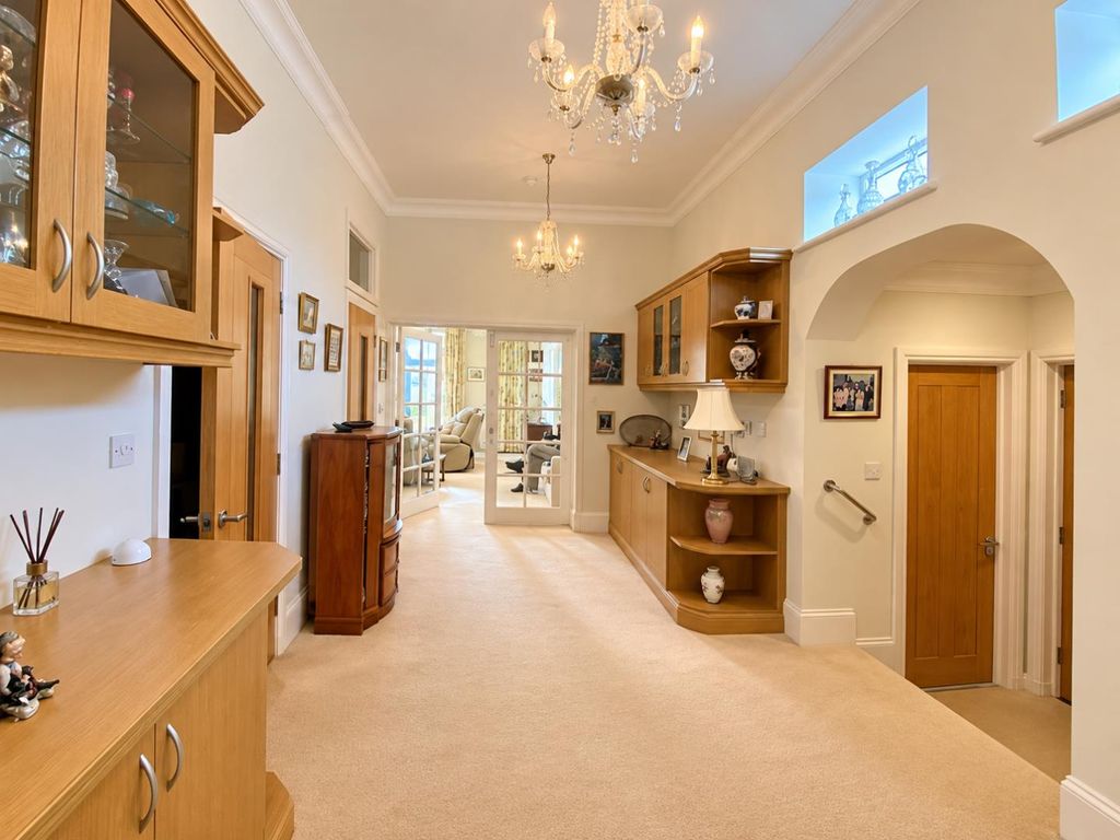 Property photo 2 of 15 2Dd5E852-F328-4E04-Bf6A-4Bb8D3Efc206.Png