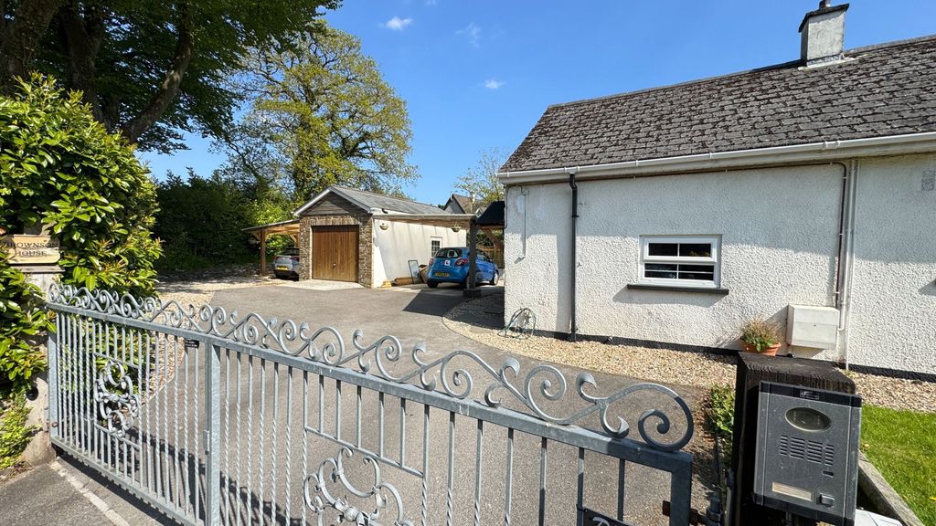 Property photo 3 of 37