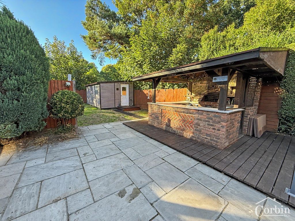 Property photo 2 of 21