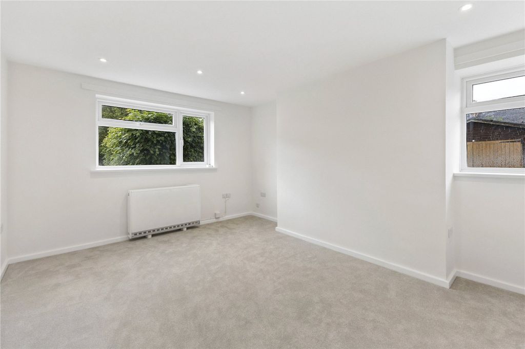 Property photo 2 of 12 Sitting Room