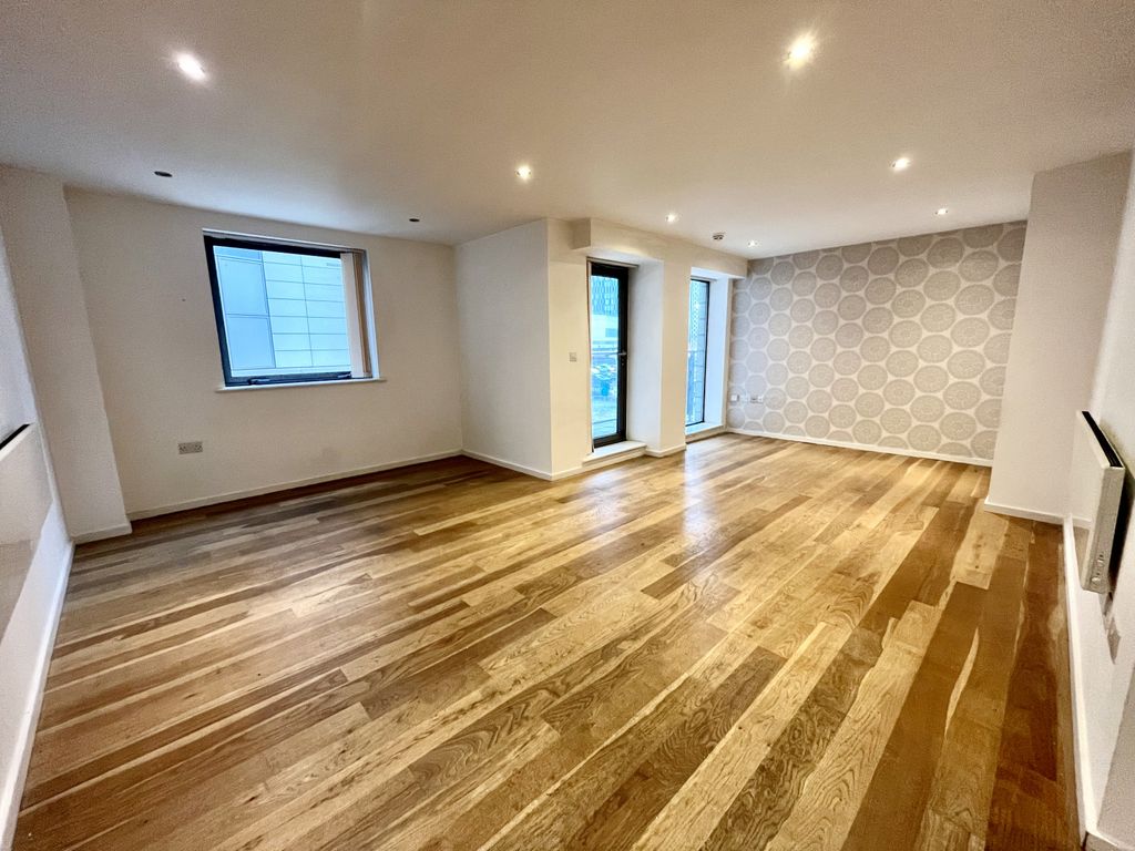 Property photo 2 of 12 Lounge