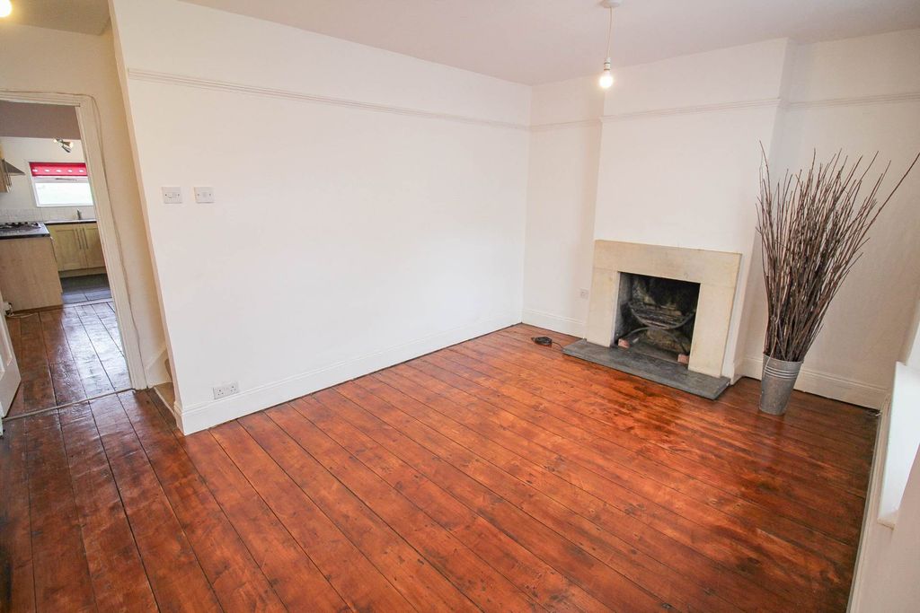 Property photo 3 of 23