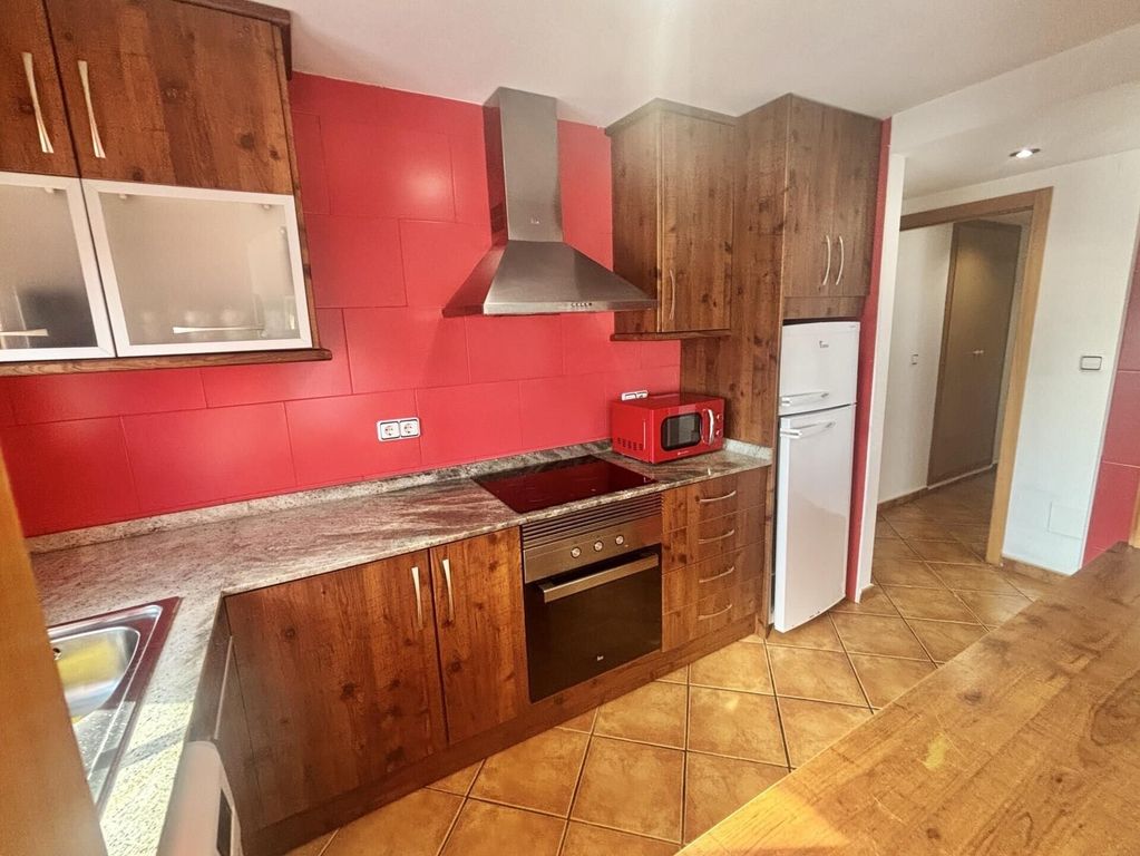 Property photo 1 of 28