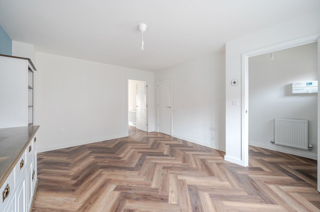 Property photo 2 of 22 1430699-24-69B812...