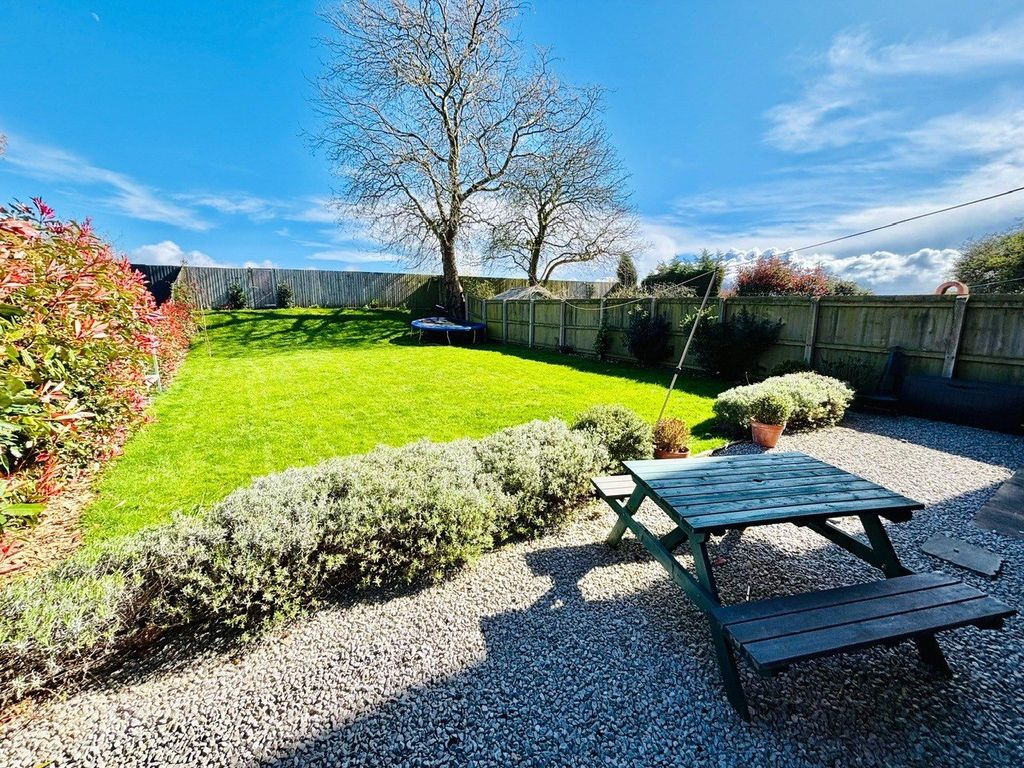 Property photo 3 of 34 Garden