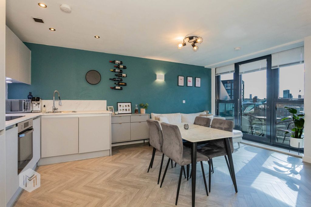 Property photo 2 of 29 Photograph