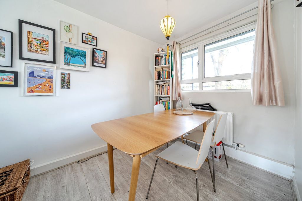 Property photo 2 of 17 Picture No. 04