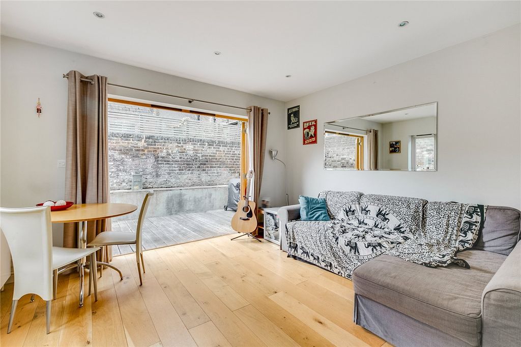 Property photo 3 of 5