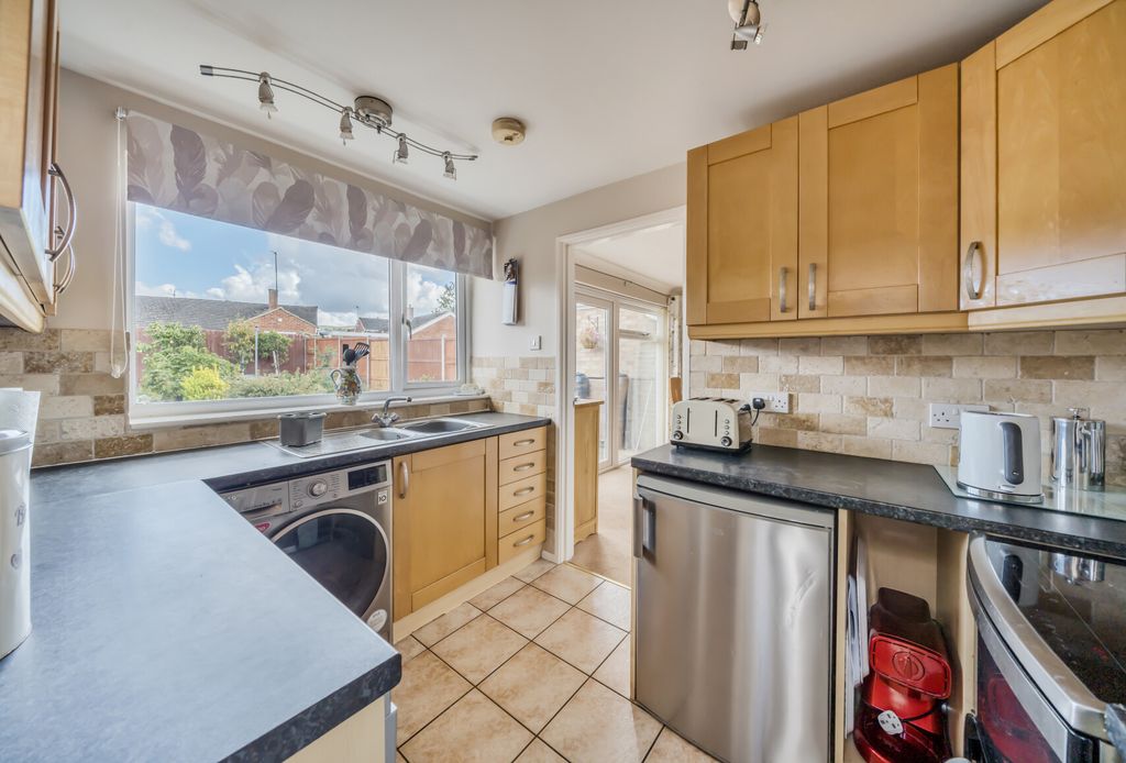 Property photo 3 of 8 1350056-13-68Bec1...