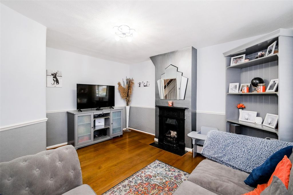 Property photo 2 of 22