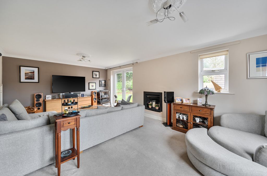 Property photo 2 of 12 1417338-11-69B299...