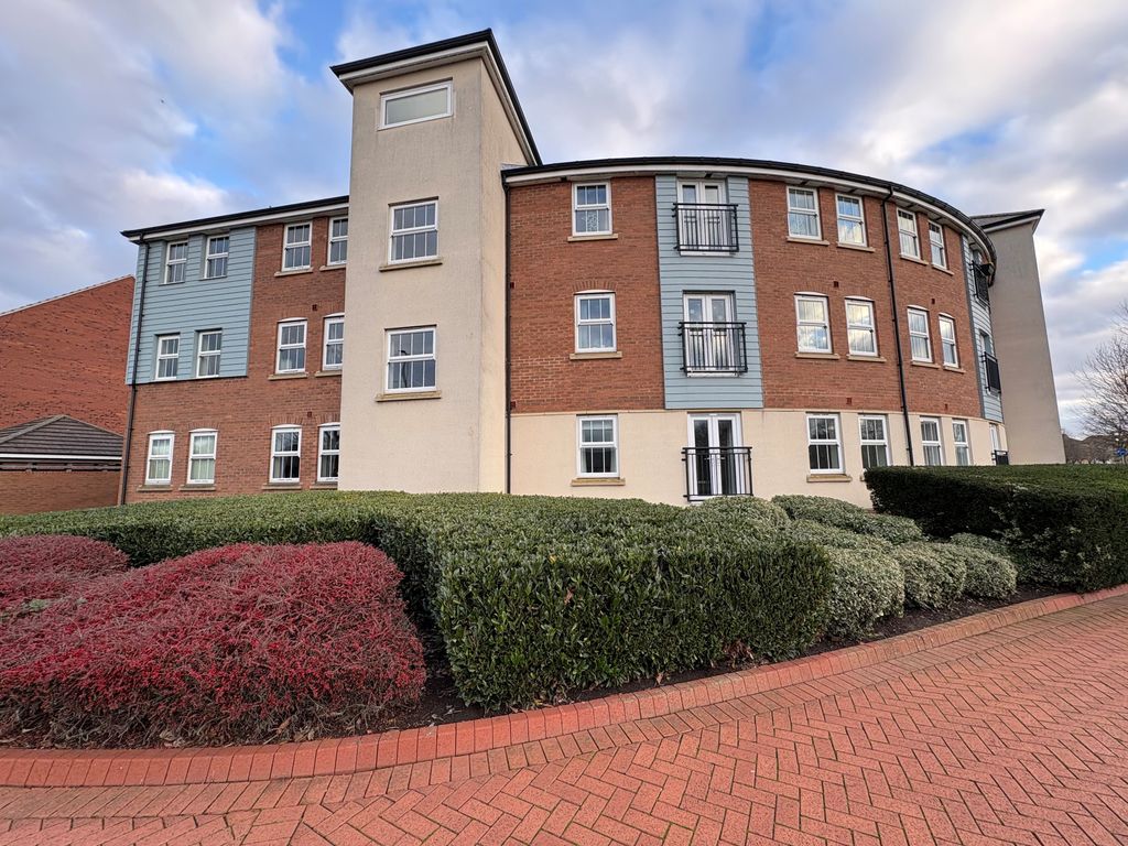 Property photo 1 of 16 Bedroom 2