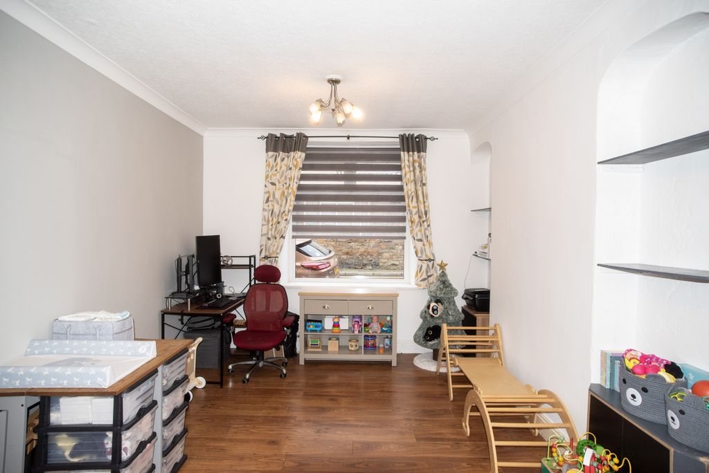 Property photo 2 of 29 Photo 4