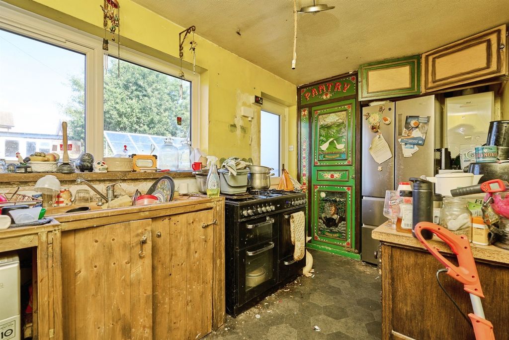 Property photo 3 of 5
