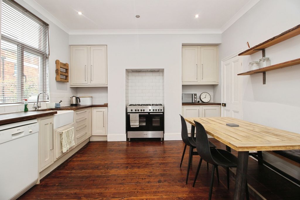 Property photo 2 of 19 Pbox-Img.Jpg