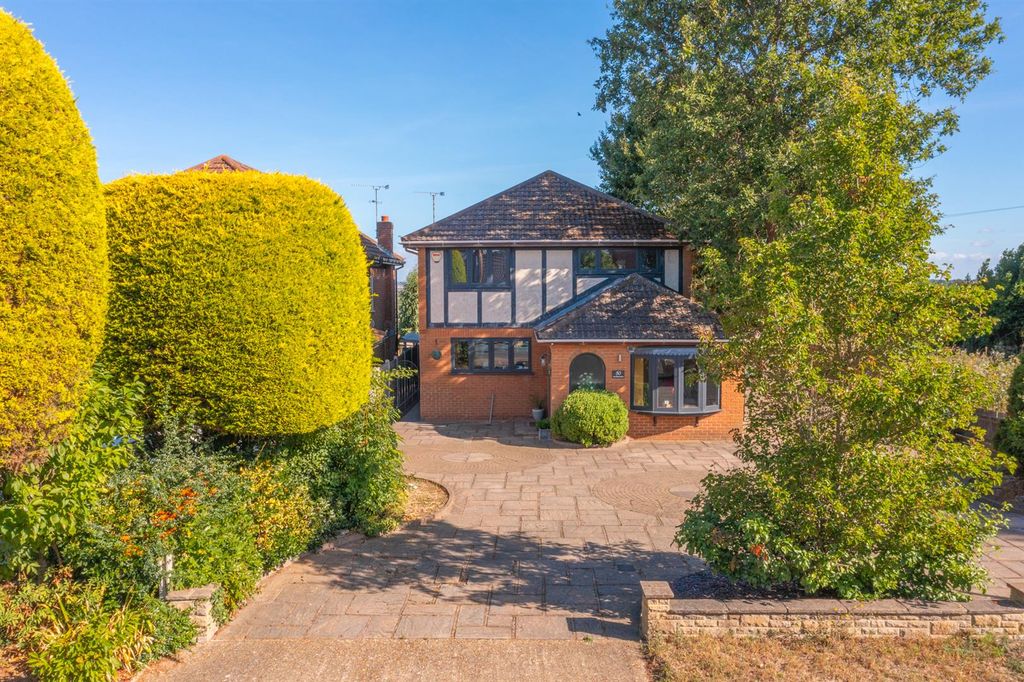 Property photo 2 of 36