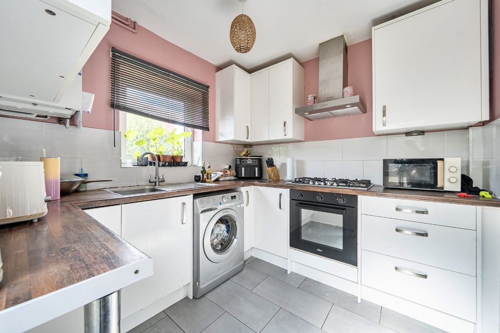 Property photo 2 of 11 Picture No. 22