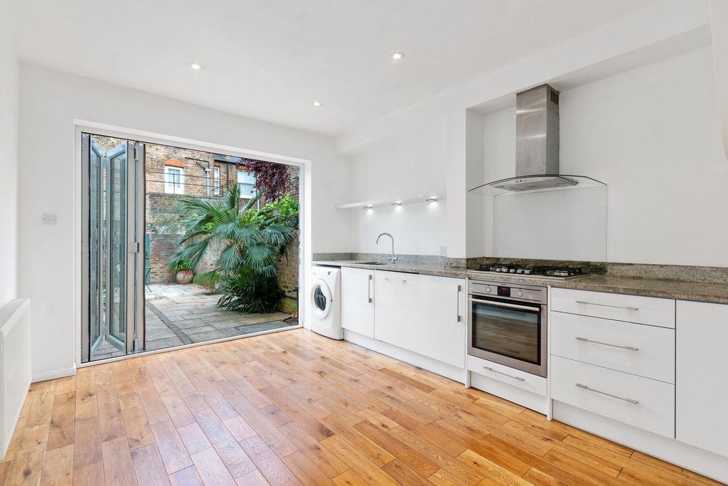 Property photo 2 of 11
