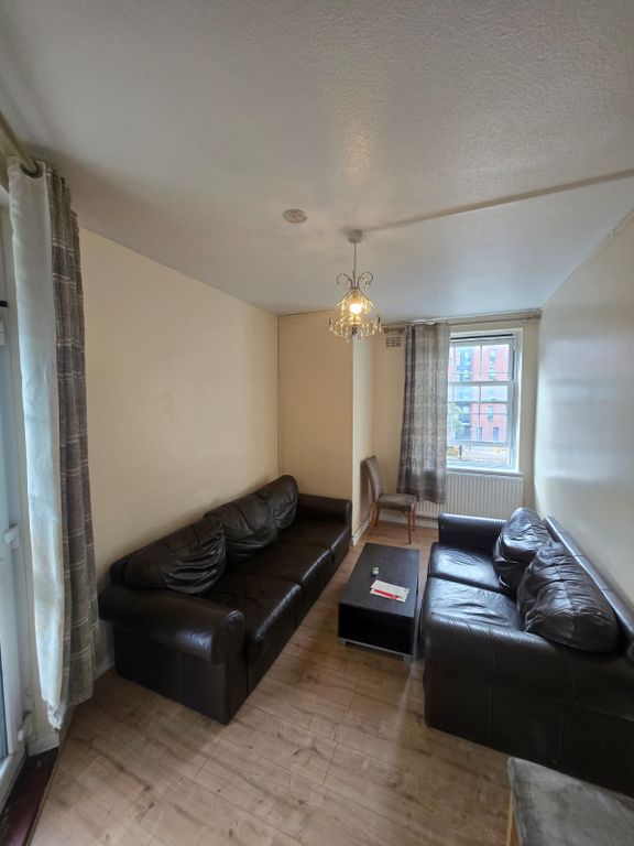 Property photo 2 of 9 Gallery