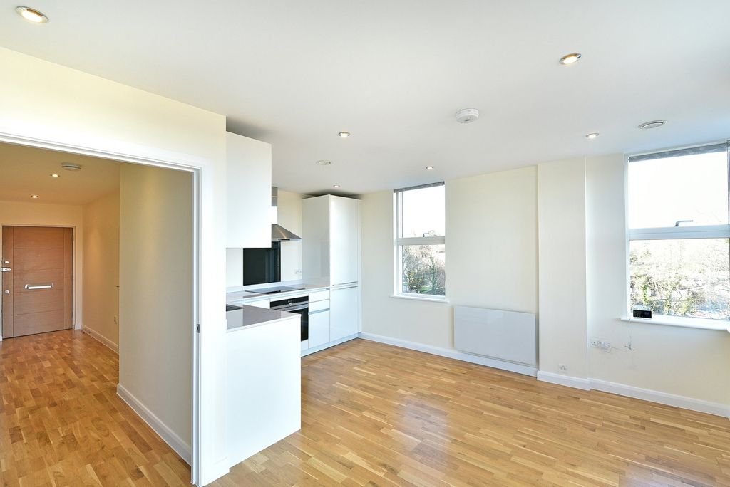 Property photo 2 of 9
