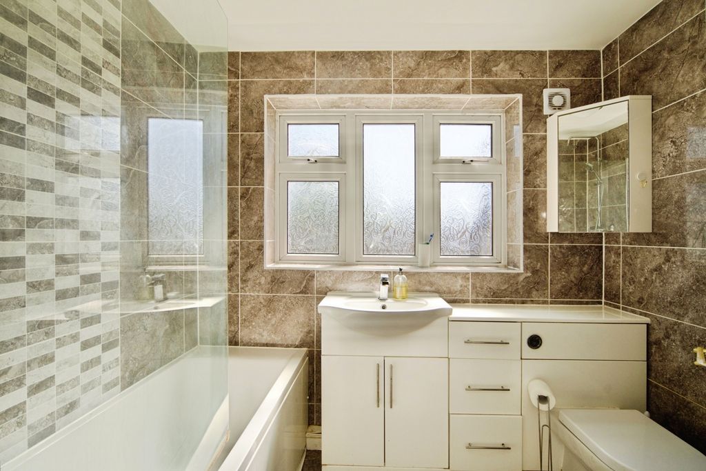 Property photo 2 of 11 Pbox-Img.Jpg