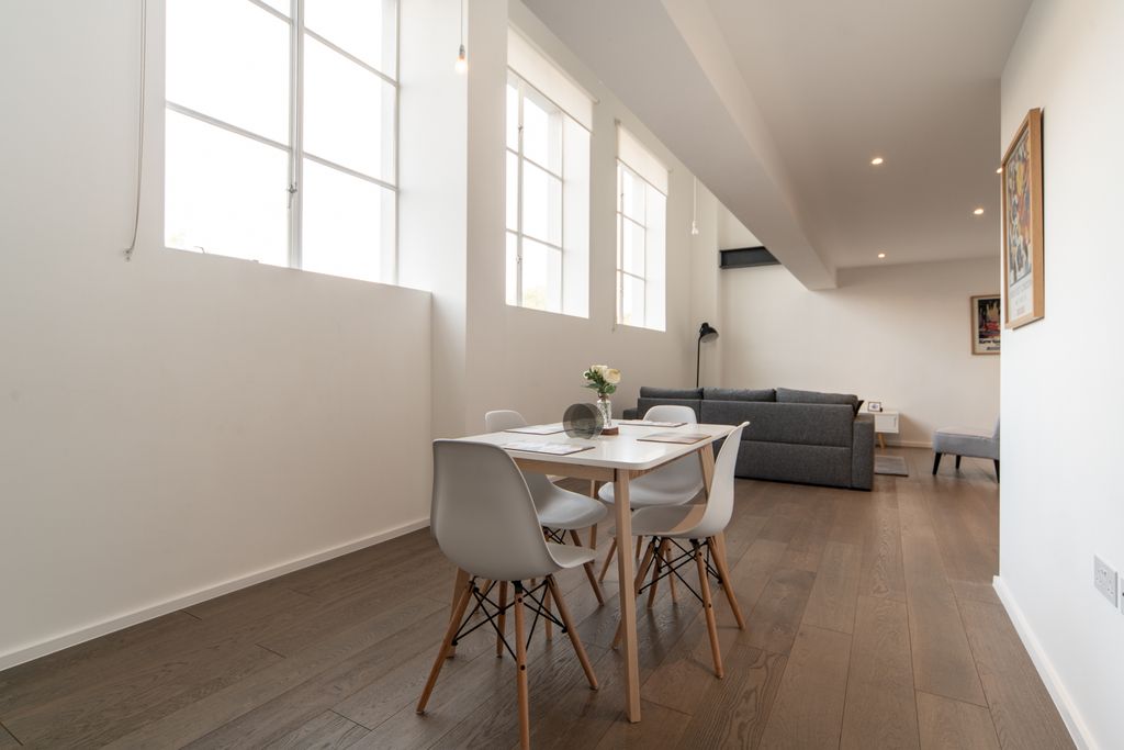 Property photo 2 of 10 Photo 2