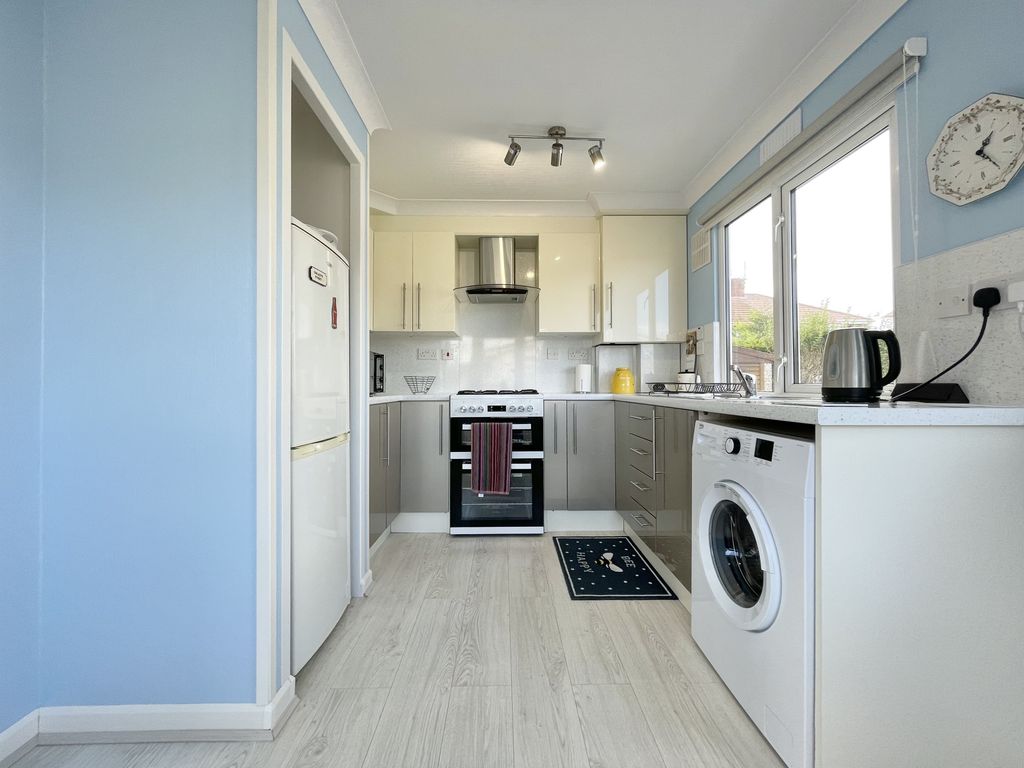 Property photo 2 of 20