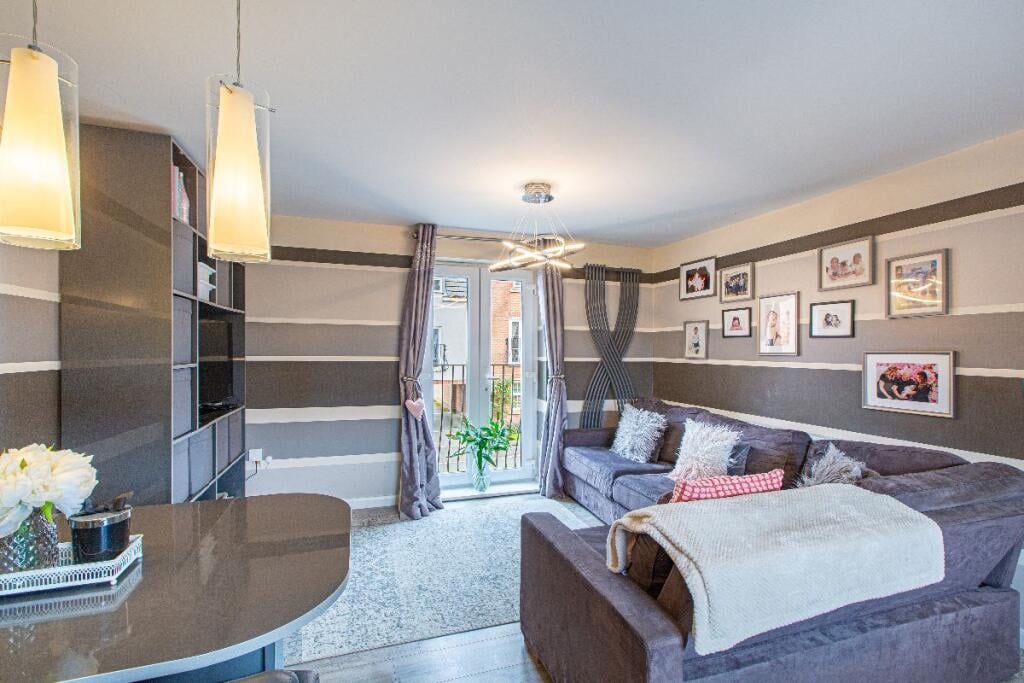 Property photo 2 of 19