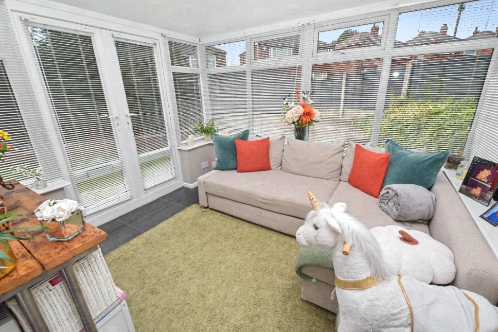 Property photo 3 of 19 Conservatory